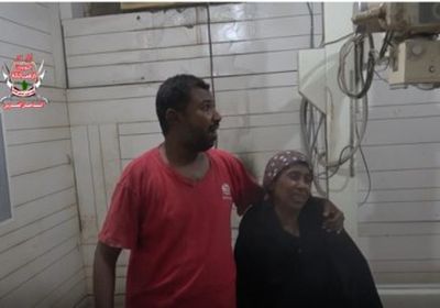 قناص حوثي يصيب امرأة بطلق ناري في حيس بالحديدة (فيديو) 