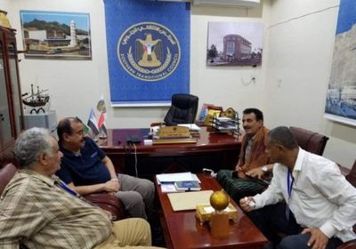 بن بريك يناقش أوضاع الأدباء والكتّاب الجنوبيين مع رئيس إتحاد فرع لحج