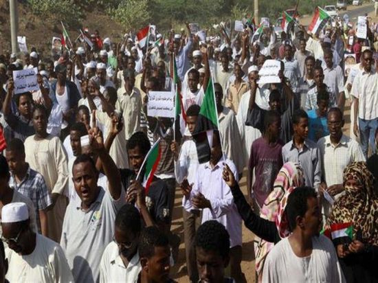في أول أيام الإضراب.. شلل تام في شوارع العاصمة السودانية
