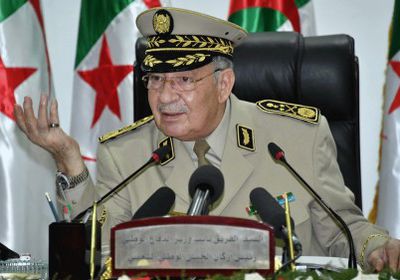 قائد الجيش الجزائري: السبيل الوحيد للخروج من الأزمة هو الحوار