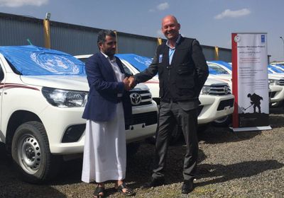 اليافعي مستنكرا: العالم يسخر من الشرعية ويقف مع الحوثي