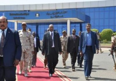 وفد السودان برئاسة البرهان يغادر إلى مكة لحضور القمتين العربية والإسلامية
