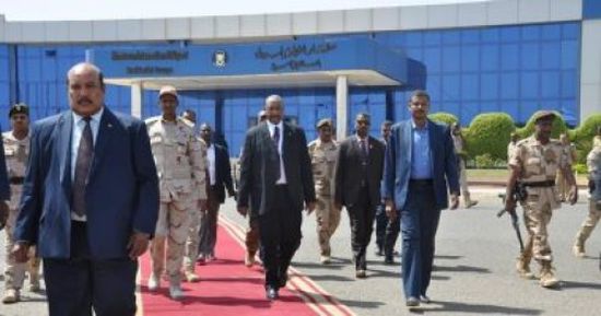 وفد السودان برئاسة البرهان يغادر إلى مكة لحضور القمتين العربية والإسلامية