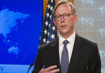 المبعوث الأمريكي: واشنطن تتوعد بعقاب أي دولة تشتري النفط الإيراني