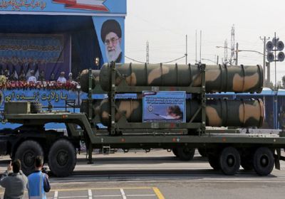 استعراضًا للقوة.. إيران تكشف عن مخبأ سري للصواريخ (صور)