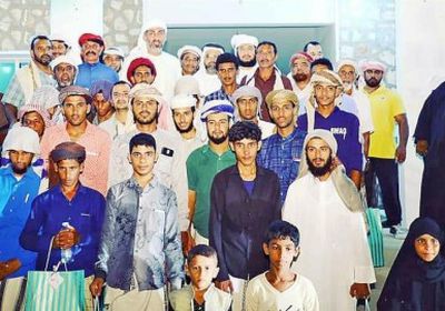 "خليفة الإنسانية" تكرم الفائزين بمسابقة حفظ القرآن الكريم بسقطرى (أسماء) 