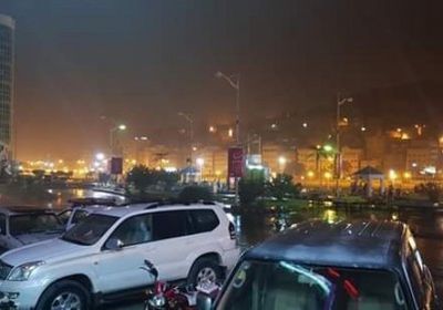 سقوط أمطار رعدية غزيرة على المكلا ومدن ساحل حضرموت