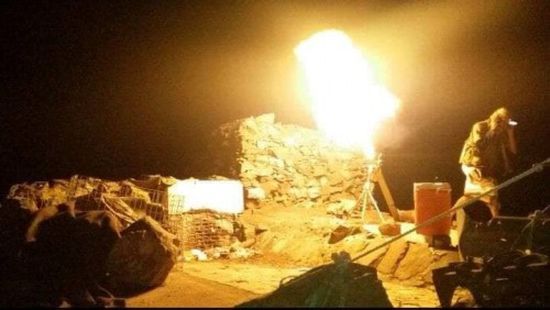 عاجل.. القوات الجنوبية تُمطر مواقع المليشيات في جبهة ثرة بقذائف المدفعية 