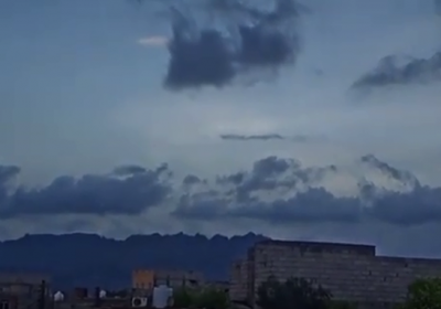 الاضطرابات المناخية تتسبب في هطول أمطار غزيرة بعدن (صور)