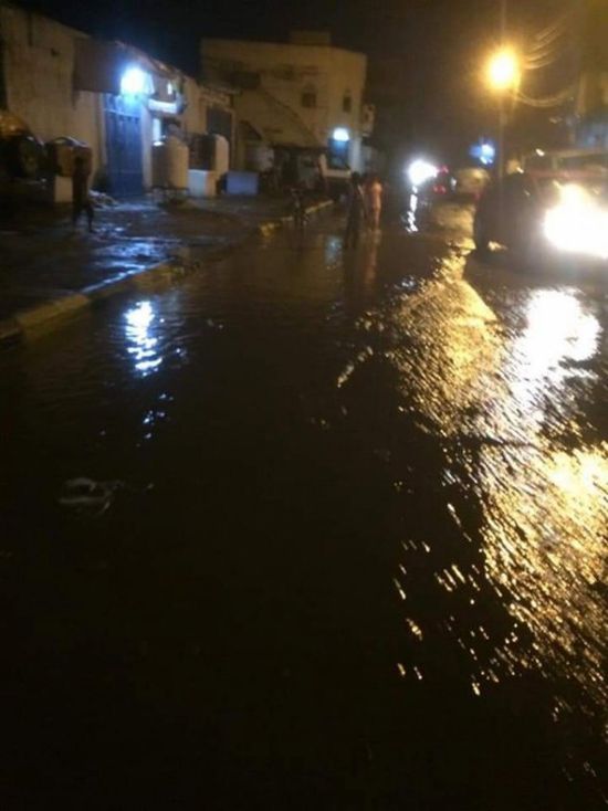 هطول أمطار غزيرة  على العاصمة عدن
