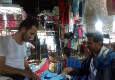 مع قدوم العيد.. جحيم أسعار الملابس يكوي المواطنين في ردفان بلحج (صور)
