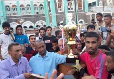 برعاية الانتقالي الجنوبي.." صبر القاهرة " يتوج رسميا بطلا لكأس الهوكي الكروي بكريتر(صور) 