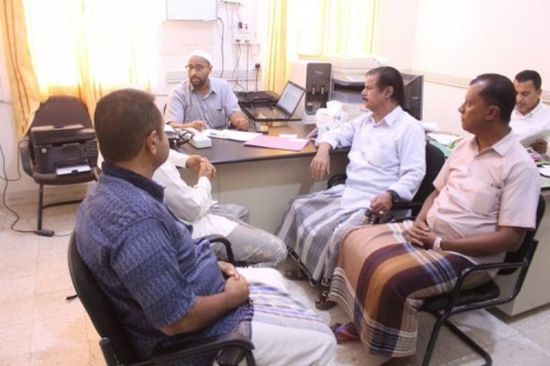 بدعم من المجلس الانتقالي..مساعدات مالية لمرضى السرطان بحضرموت