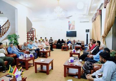 الزبيدي للإعلاميين: قطار القضية الجنوبية يمشي بثبات وثقة وعليكم تعرية الأفكار الهدامة