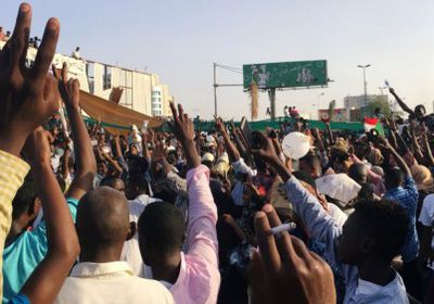 عاجل.. تجمع المهنيين السودانيين: المجلس العسكري يحشد قوات لفض الاعتصام