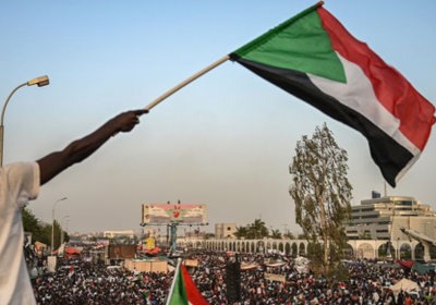 مقتل متظاهر سوداني وإصابة آخر في محاولة لفض اعتصام المعارضة