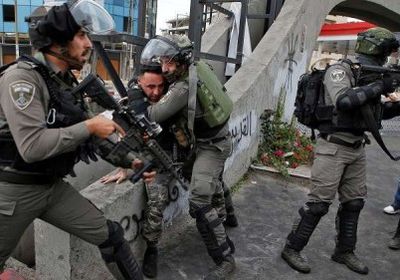 الاحتلال الإسرائيلي يعتقل 5 فلسطينيين بمناطق متفرقة من الضفة الغربية