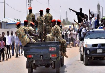الجيش السوداني يغلق جميع المداخل المؤدية لمقر اعتصام وزارة " الدفاع "