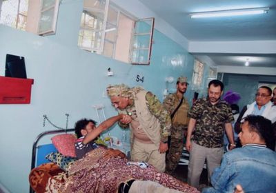 عقب صلاة العيد..الزُبيدي يتفقد جرحى الضالع للاطمئنان على أوضاعهم الصحية(صور)