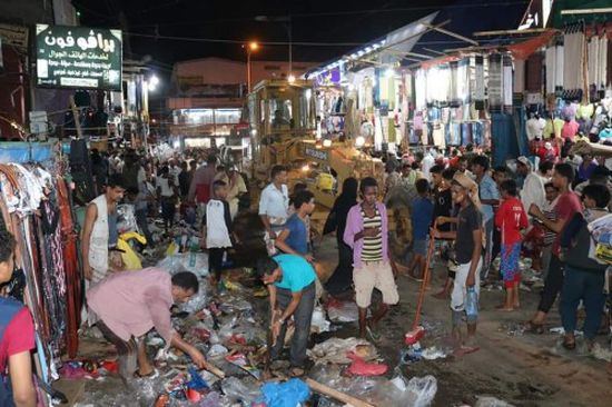 بالتزامن مع عيد الفطر..حملة نظافة واسعة للأسواق والشوارع في الشيخ عثمان (صور)