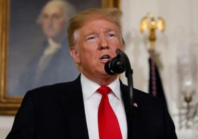 ترامب يطالب المكسيك بوقف " غزو " المهاجرين