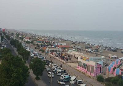 شاهد.. هاني بن بريك ينشر صورا لمحافظة عدن في أول أيام عيد الفطر