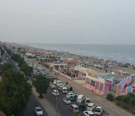 شاهد.. هاني بن بريك ينشر صورا لمحافظة عدن في أول أيام عيد الفطر