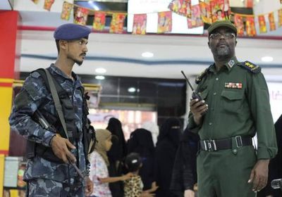 تكثيف الدوريات المتحركة بالشحر لحفظ الأمن خلال أيام العيد (صور)