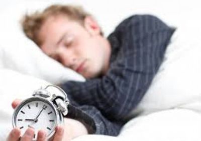 دراسة حديثة: قلّة النوم ترفع ضغط الدم وتزيد مشاكل القلب