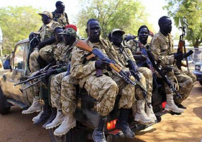 الجيش السوداني يطالب المدنيين بالابتعاد عن المؤسسات العسكرية
