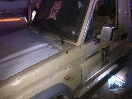 عاجل..استهداف طقم عسكري تابع للعمالقة بعبوة ناسفة في العاصمة عدن (صور)