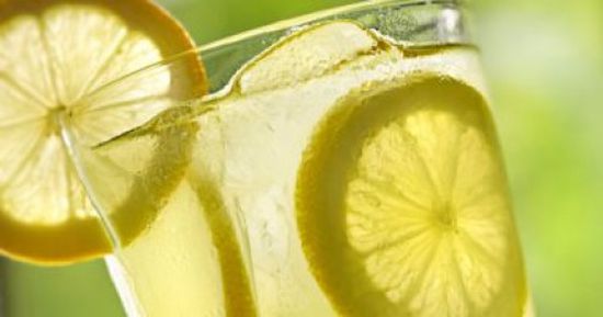 10 فوائد لعصير الليمون ستجعلك تقبل عليه باستمرار.. "حرق الدهون" أبرزها