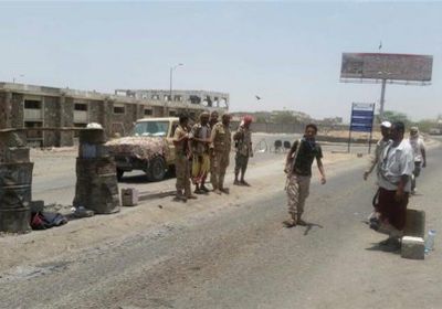 أهالي جحاف يسلمون ثلاثة عناصر متحوثة شاركت في معارك حجر