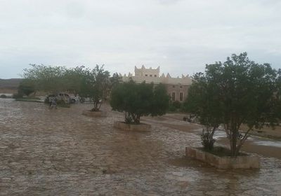 بالصور.. أمطار بعدة مناطق في حضرموت