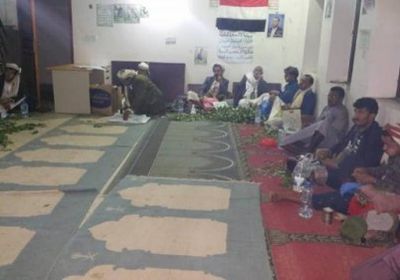 مليشيات الحوثي تحول مساجد في المحويت إلى مجالس لتناول القات (صورة)