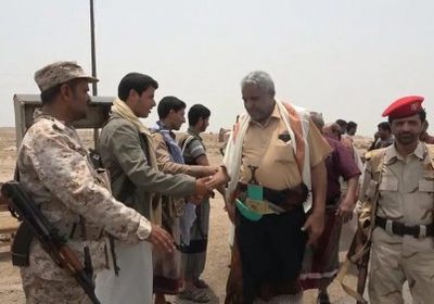 مليشيا الحوثي تفضح مسرحية انسحابها من الحديدة بتلك الطريقة (صور)