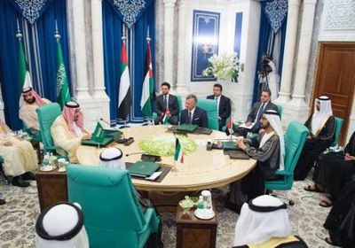 سياسي: إيران ليست وحدها من كانت تتمنى فشل &lrm;قمة مكة