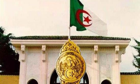 إقالة 3 مسؤولين بالرئاسة الجزائرية
