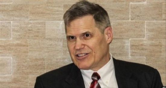 السفير الأمريكي الجديد بالعراق يتسلم أوراق اعتماده