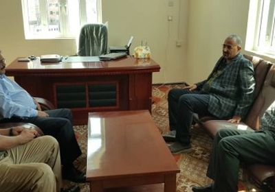 الزُبيدي يتفقد سير العمل في الأمانة العامة والجمعية الوطنية 