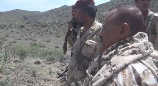قائد المنطقة العسكرية الرابعة يزور المواقع المحررة في منطقة القفلة بقعطبة