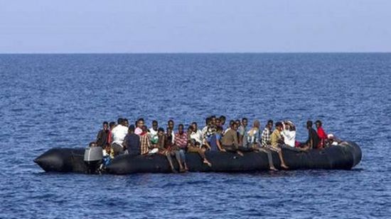 الهلال الأحمر التونسي: السلطات رفضت السماح لسفينة تقل مهاجرين بالرسو في موانئها
