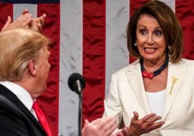 رئيسة مجلس النواب الأمريكي تصف ترامب بـ"القائد الأعلى للتشتيت": سئمت منه
