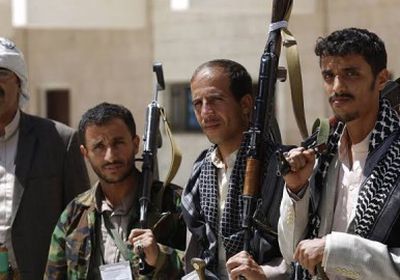 صحفي سعودي يهاجم الحوثيين.. ويثبت أنها جماعة إرهابية