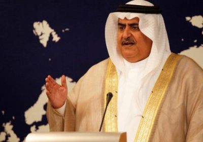 وزير الخارجية البحريني يعلق على استهداف الحوثيين مطار أبها 