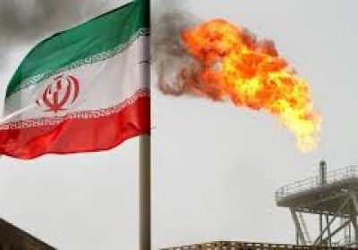 إيران: وقوع حريق في محطة نفط نايين على الخليج