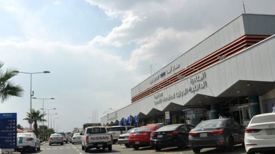 الجزائر تدين الهجوم الحوثي على مطار أبها السعودي
