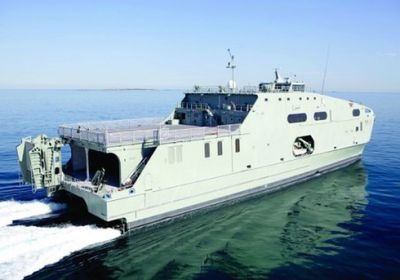 عمان تُرسل سفينتين للإنقاذ والبحث بعد هجوم ناقلتي النفط