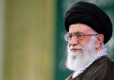 "عكاظ": طهران تلعب بالنار 