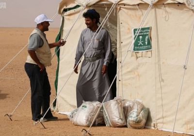 سلمان للإغاثة يوزع مواد إيوائية للمتضررين من السيول في عدة محافظات (صور)